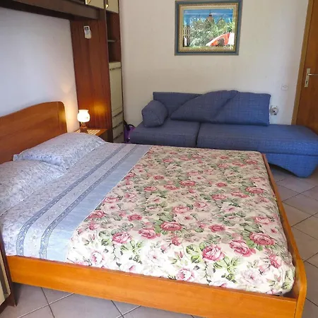 Apartment Fuer 2 Personen Ca 28 Qm In Medulin, Istrien Suedkueste Von Istrien